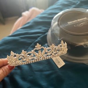 David’s bridal headpiece